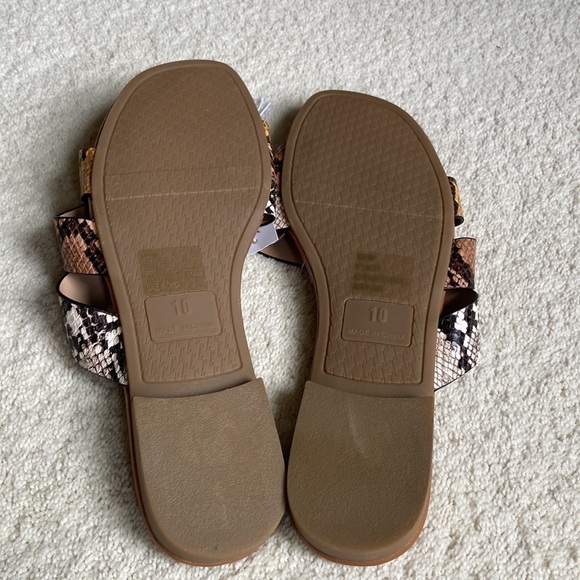 🐍 𝅺NYC New York and Company Faux Snakeskin Slide Sandals Tan Size 10 NWT - Picture 6 of 10